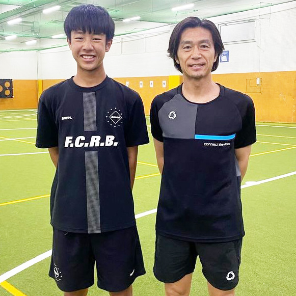 U-16の選手にパーソナルトレーニングあいかわらず素晴らしい技術の高さ両足のボレーの精度がすごい